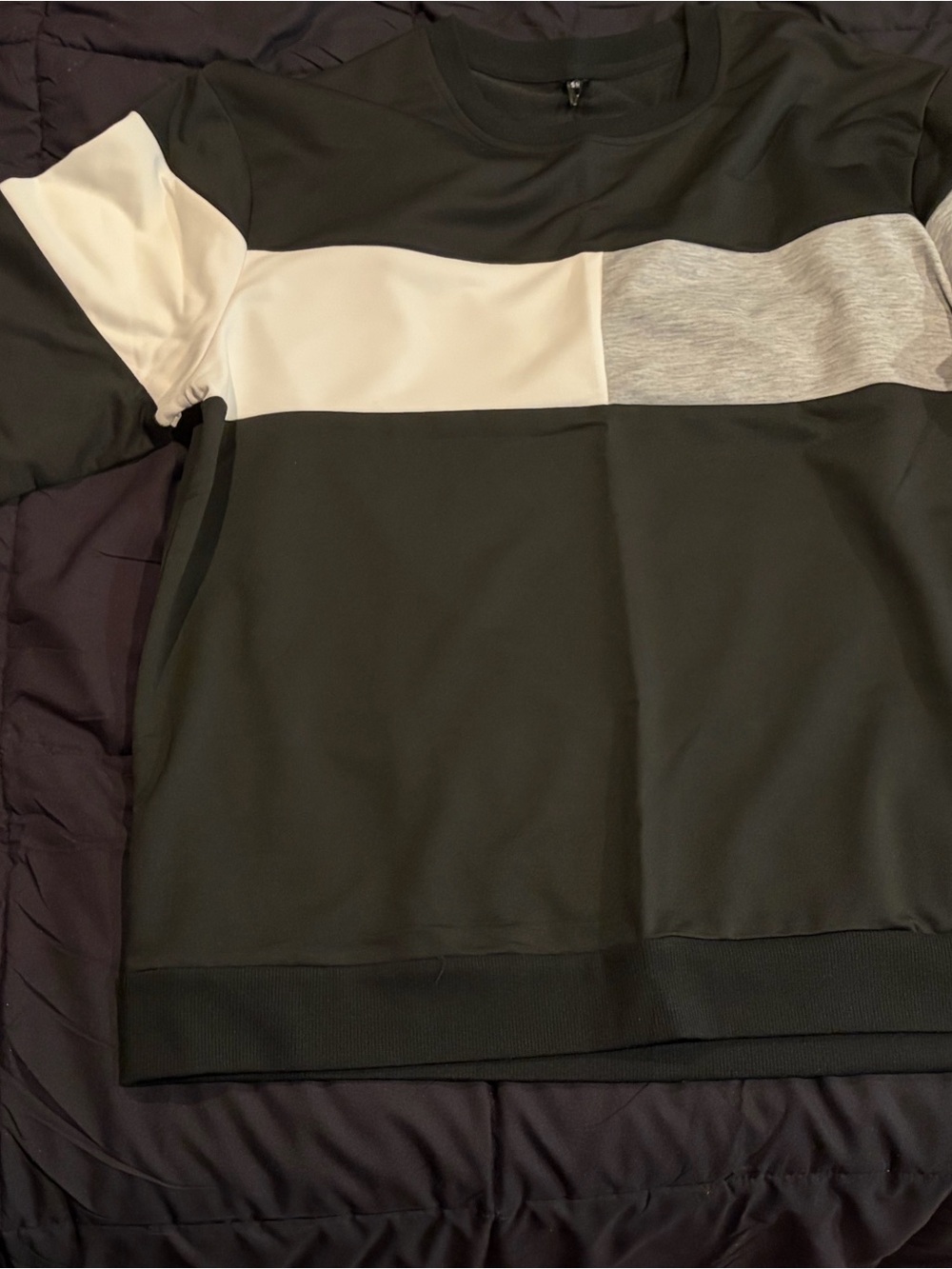 SHEIN Black Crewneck Sweater with White & Gray Colorblock